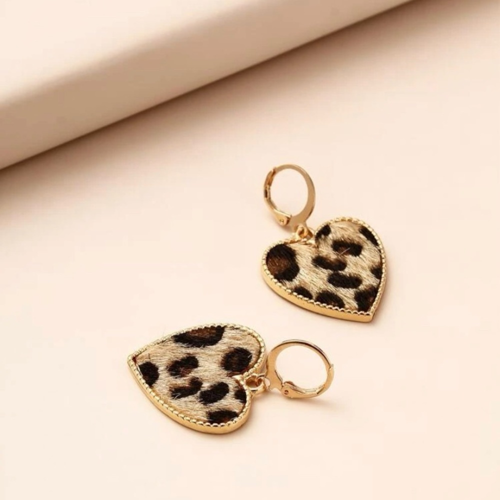 Earring and bracelet set
